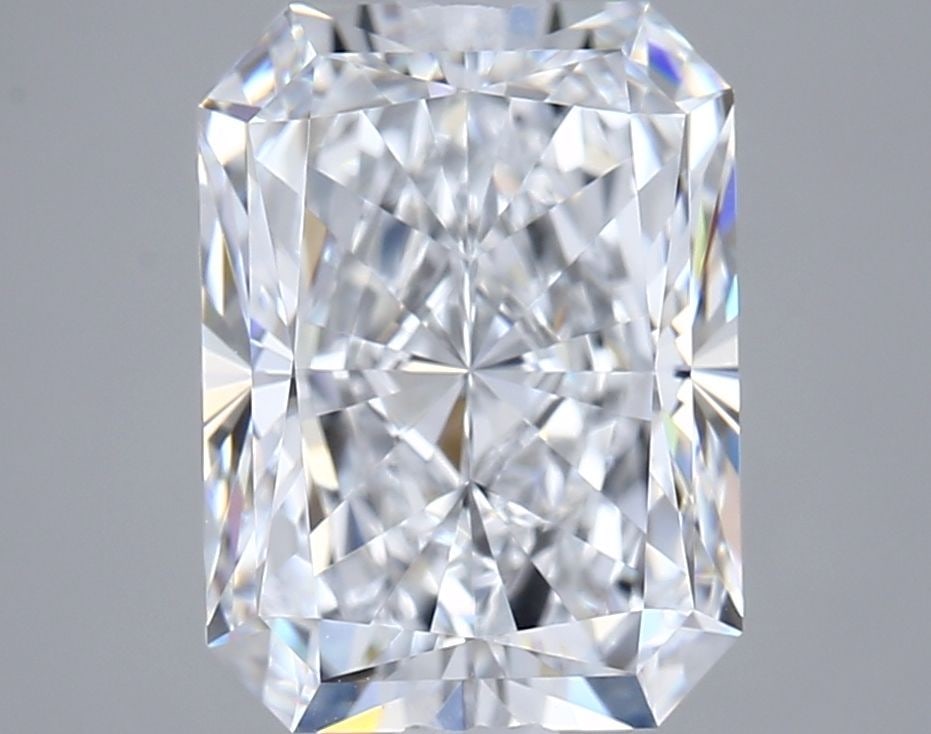 Loose Diamond - RADIANT 2.62ct D VVS1: Loose Diamond - RADIANT 2.62ct D VVS1 Source: This is a real non-mined Diamond that has been grown in a lab Shape: RADIANT Carats: 2.62 Color: D Clarity: VVS1 Certification: IGI Video: