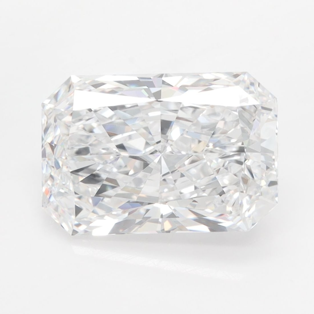 Loose Diamond - RADIANT 4.02ct D IF: Loose Diamond - RADIANT 4.02ct D IF Source: This is a real non-mined Diamond that has been grown in a lab Shape: RADIANT Carats: 4.02 Color: D Clarity: IF Certification: IGI Video:
