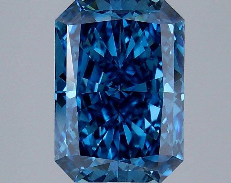 Loose Diamond - RADIANT 3.19ct Fancy Vivid Blue VS1: Loose Diamond - RADIANT 3.19ct Fancy Vivid Blue VS1 Source: This is a real non-mined Diamond that has been grown in a lab Shape: RADIANT Carats: 3.19 Color: Fancy Vivid Blue Certification: IGI Video: