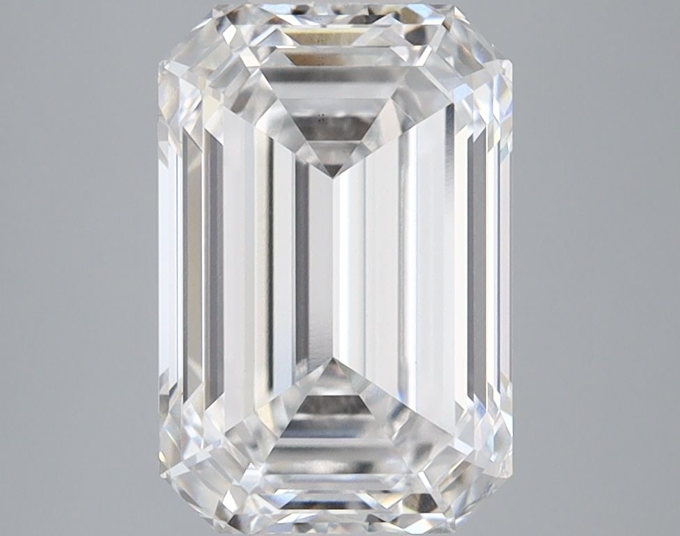 Loose Diamond - EMERALD 3.53ct D VS1: Loose Diamond - EMERALD 3.53ct D VS1 Source: This is a real non-mined Diamond that has been grown in a lab Shape: EMERALD Carats: 3.53 Color: D Clarity: VS1 Certification: IGI Video: