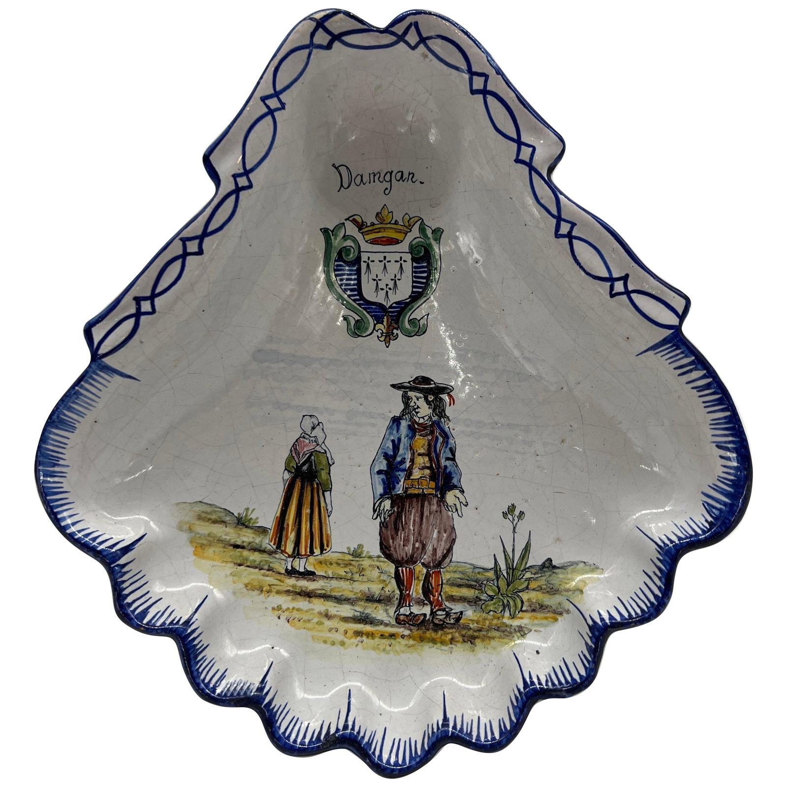 Unique Vintage Quimper Faience 20th Century Figural Dish: Unique Vintage Quimper Faience 20th Century Figural Dish Discover a distinctive piece of French artistry with this vintage Quimper faience pottery figural dish. This unusual dish, originating from the