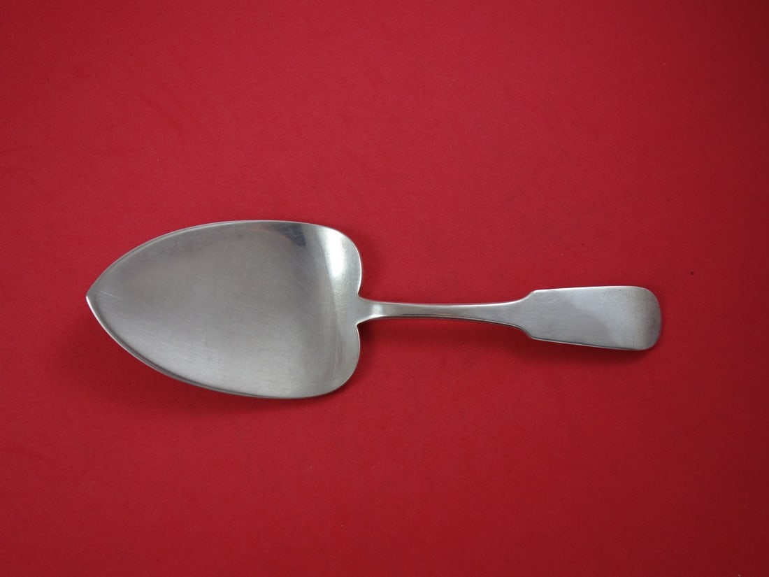 Antique Moulton Pie Server by Old Newbury Crafters Sterling Silver 9" Blade: Antique Moulton Pie Server by Old Newbury Crafters Sterling Silver 9" Blade Presenting the exquisite Moulton pie server by Old Newbury Crafters, crafted from high-quality sterling silver. This elegant