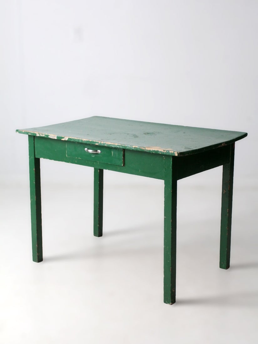 Deep Green Painted American Farmhouse Table With Drawer Early 20th Century: Deep Green Painted American Farmhouse Table With Drawer Early 20th Century This early to mid-20th century American farmhouse table features a single drawer and is finished in a deep green paint, creat