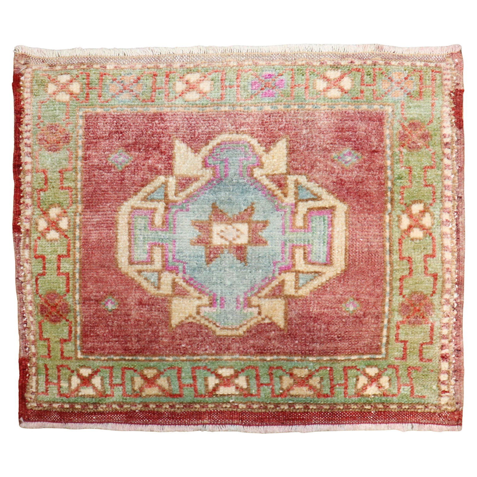 Midcentury Turkish Anatolian Hand-Knotted Wool Mini Throw Rug 17 x 20 Inch: Midcentury Turkish Anatolian Hand-Knotted Wool Mini Throw Rug 17 x 20 Inch This is a mid-20th-century Turkish Anatolian throw rug, crafted in a Gustavian style. The rug is hand-knotted from wool and