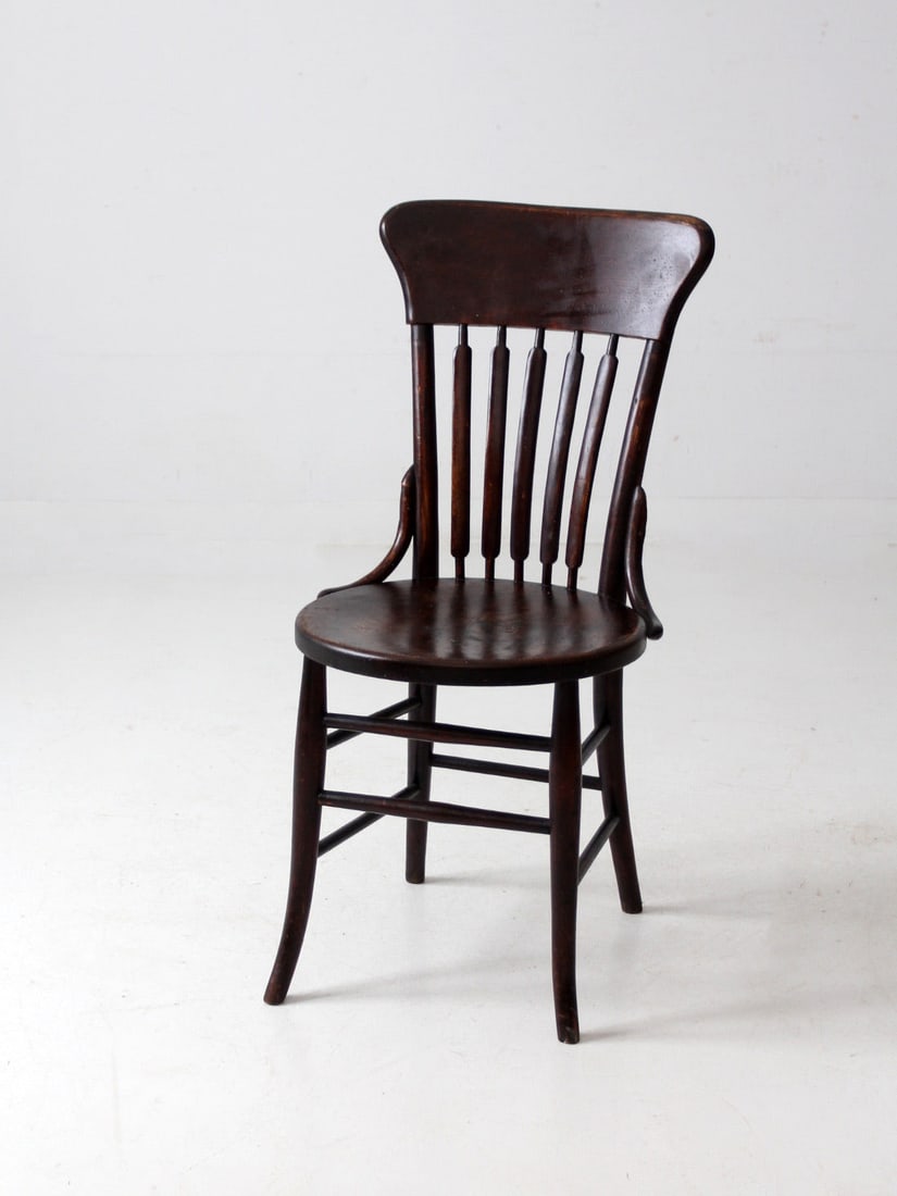 Vintage Koenig Furniture Bentwood Chair Classic Spindle Back: Vintage Koenig Furniture Bentwood Chair Classic Spindle Back Discover this elegant bentwood chair from the early 20th century, skillfully crafted by Koenig Furniture Co. It showcases a classic spindle