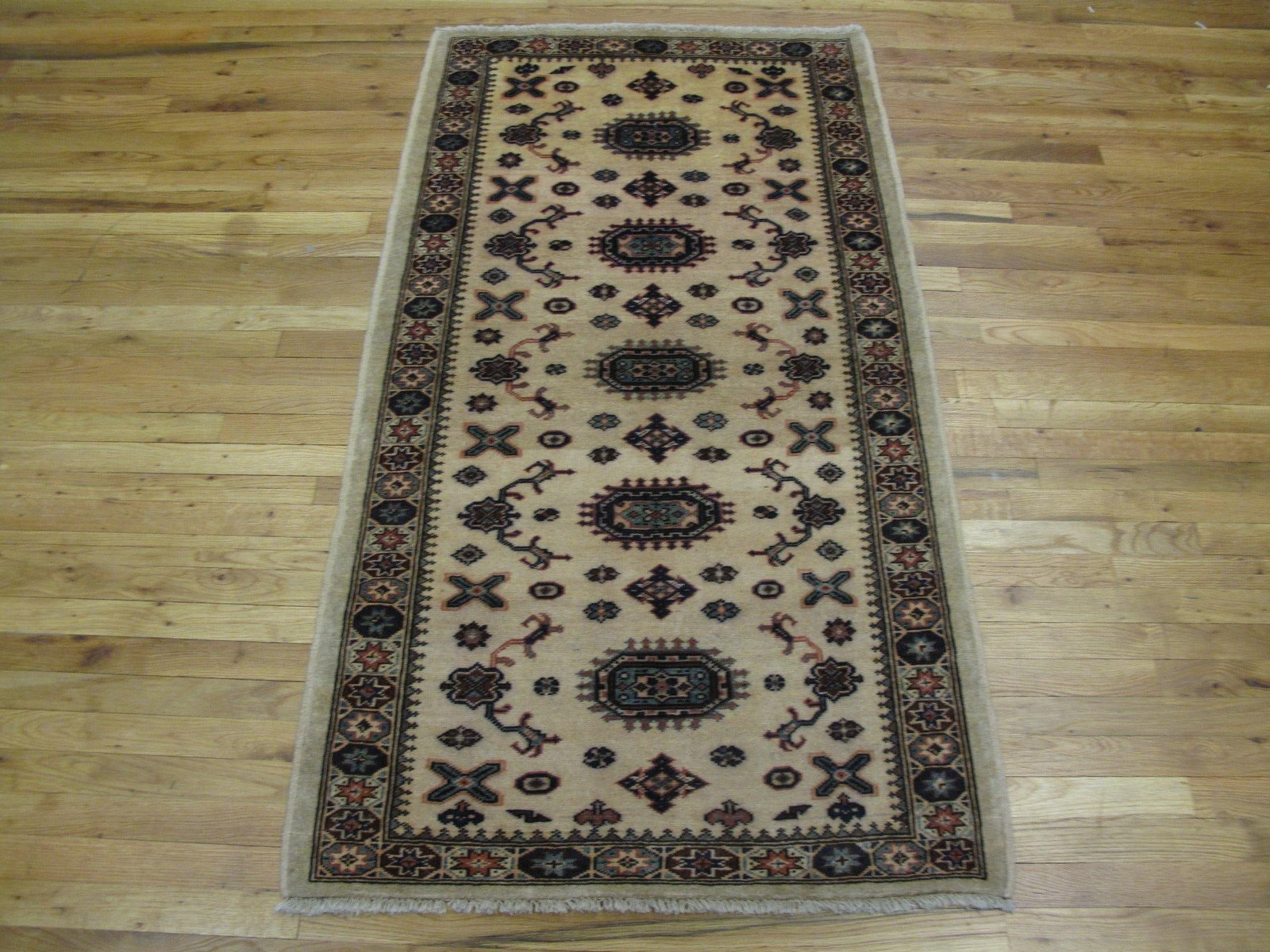 Elegant 3.1 x 5.9 Hand-knotted Ivory Bokhara Area Rug (1 of 5)