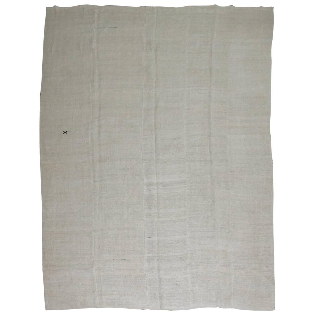 Ivory Turkish Hemp Wool Kilim 101 x 142 in: Ivory Turkish Hemp Wool Kilim 101 x 142 in This vintage Turkish Kilim features an ivory color and is crafted from a blend of hemp and wool. Showcasing a Mid-Century Modern style, it originates from Tu