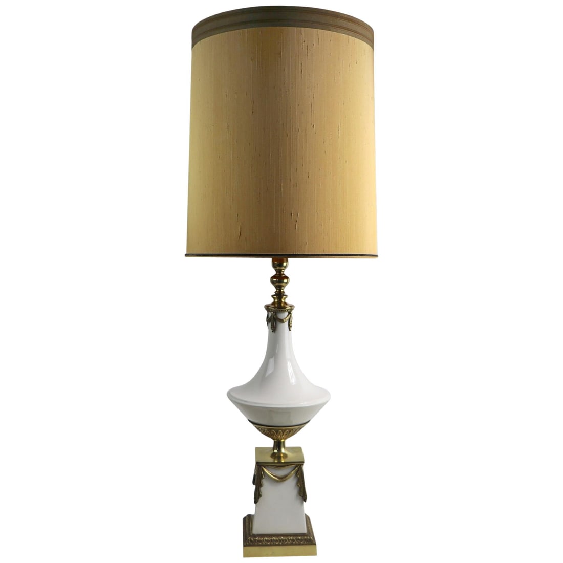 Glamorous Hollywood Regency Lamp White Porcelain by Westwood Industries: Glamorous Hollywood Regency Lamp White Porcelain by Westwood Industries Illuminate your space with this glamorous Hollywood Regency table lamp by Westwood Industries. Featuring a stunning white porcel