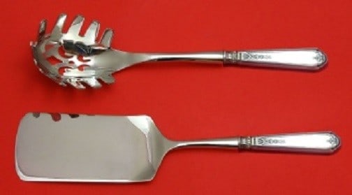 Gorham Princess Patricia Sterling Silver 2pc Italian Serving Set: Gorham Princess Patricia Sterling Silver 2pc Italian Serving Set Discover a stunning 2-piece Italian serving set from the Princess Patricia pattern by Durgin-Gorham, crafted from high-quality sterling
