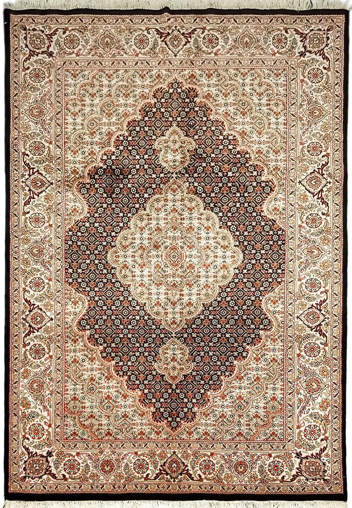 Handmade 4.6 x 6.9 Tabriz Mahi Wool and Silk Rug: Handmade 4.6 x 6.9 Tabriz Mahi Wool and Silk Rug Free continental US Shipping Transform your living space with this exquisite 4.6 x 6.9 Wool and Silk Tabriz Mahi Rug, a true masterpiece of Persian cra