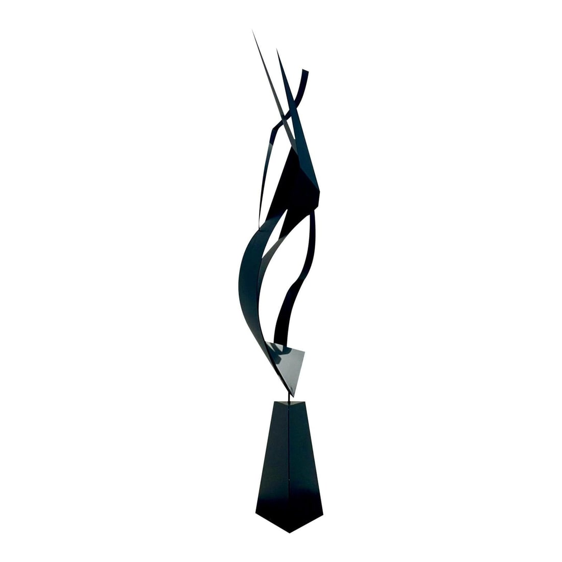 Large Abstract Steel Art Sculpture With Modern Geometric Boho Design: Large Abstract Steel Art Sculpture With Modern Geometric Boho Design This monumental vintage abstract sculpture features a dynamic, flowing design crafted from steel. With sleek curves and angular for