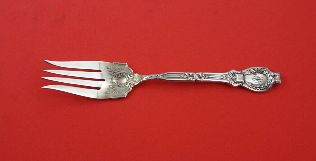 Durgin Du Barry Sterling Silver Salad Fork 6 1/4 with Splayed Tines: Durgin Du Barry Sterling Silver Salad Fork 6 1/4 with Splayed Tines Experience timeless elegance with this Du Barry by Durgin Sterling Silver Salad Fork, designed with distinctive splayed tines. Measu