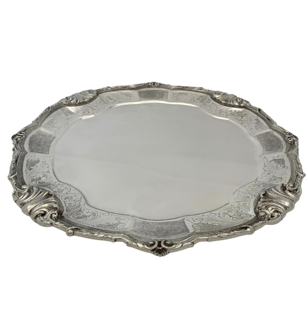 Italian 925 Sterling Silver Handmade Chased Leaf Round Tray 17.25 Inches: Italian 925 Sterling Silver Handmade Chased Leaf Round Tray 17.25 Inches This exquisite round tray is crafted from fine Italian 925 sterling silver, featuring beautifully handmade chased leaf applique
