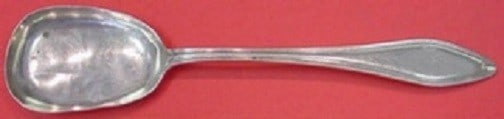 Towle Mary Chilton Sterling Silver Lettuce Spoon 8 3/4 Antique: Towle Mary Chilton Sterling Silver Lettuce Spoon 8 3/4 Antique This elegant Mary Chilton lettuce spoon by Towle is crafted from high-quality sterling silver. Featuring a rounded bowl design, this anti