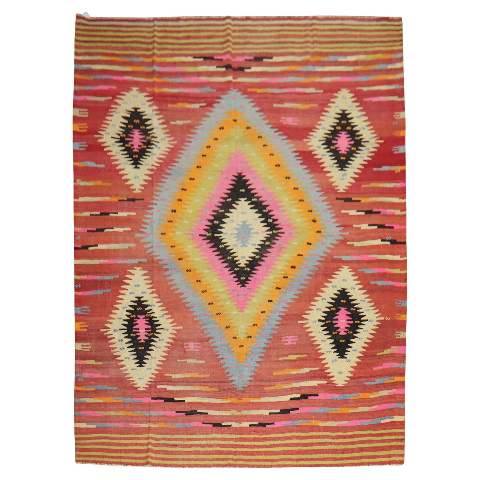 Unique 20th Century Bohemian Turkish Kilim 95 x 133 in: Unique 20th Century Bohemian Turkish Kilim 95 x 133 in Introduce a touch of elegance to your space with this one-of-a-kind Turkish Kilim from the Zabihi Collection. This bold geometric flatweave rug f
