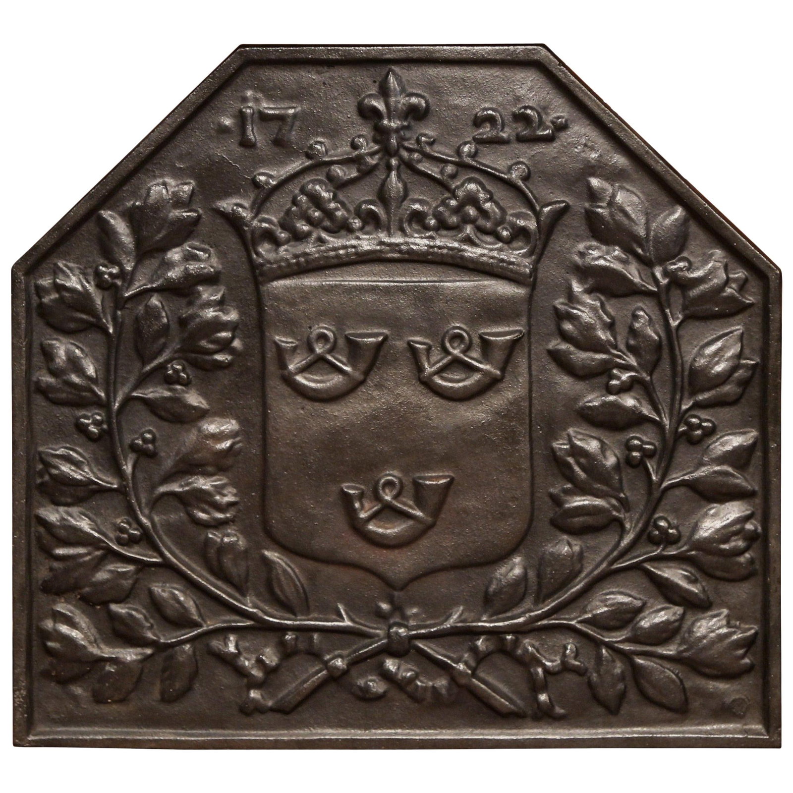 Antique 19th Century French Black Iron Fireback with Family Crest and Crown: Antique 19th Century French Black Iron Fireback with Family Crest and Crown Elevate your fireplace or kitchen with this stunning 19th Century French Black Iron Fireback, hand-crafted around 1870. This