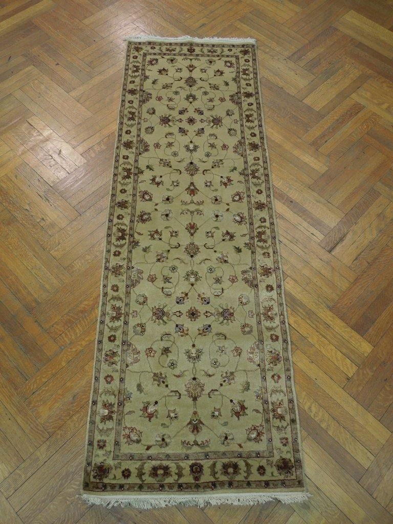 2'8 x 8' Handmade Greenish Ivory Wool Silk Runner Rug: 2'8 x 8' Handmade Greenish Ivory Wool Silk Runner Rug Free continental US Shipping Introducing our exquisite 2'8" x 8' Greenish Ivory Wool & Silk Runner Rug, a fusion of elegance and luxury.