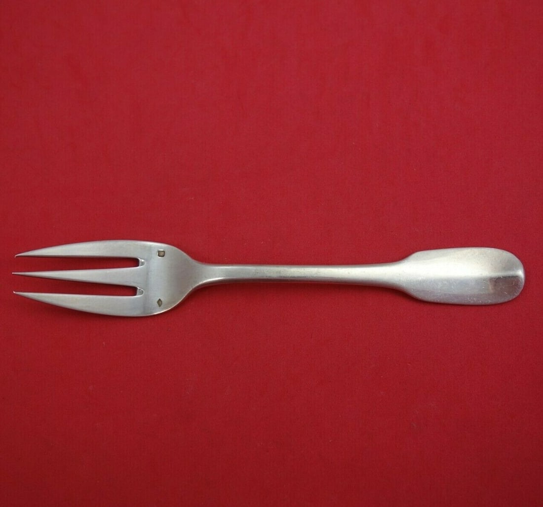 Christofle Anjou Sterling Silver 3-Tine Fish Fork 7 Inch: Christofle Anjou Sterling Silver 3-Tine Fish Fork 7 Inch This exquisite Anjou fish fork by Christofle features a classic 3-tine design, crafted from high-quality sterling silver. Measuring 7 inches in