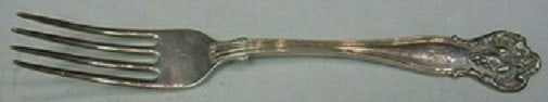 Durgin New Vintage Sterling Silver Dinner Fork Monogrammed 7 5/8": Durgin New Vintage Sterling Silver Dinner Fork Monogrammed 7 5/8" Discover the elegance of the New Vintage by Durgin sterling silver dinner fork, measuring 7 5/8 inches. This exquisite fork features t