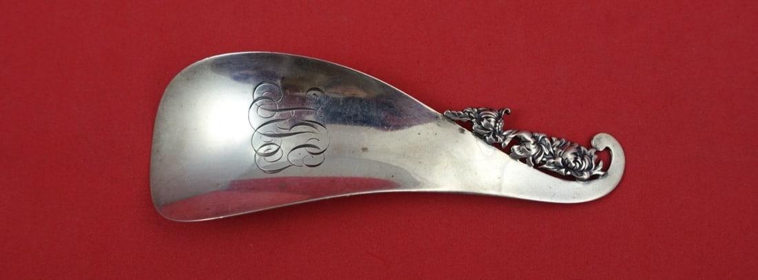 Sterling Silver Shoe Horn with Chrysanthemum Handle by Shiebler 5 5/8 Inch (1 of 2)