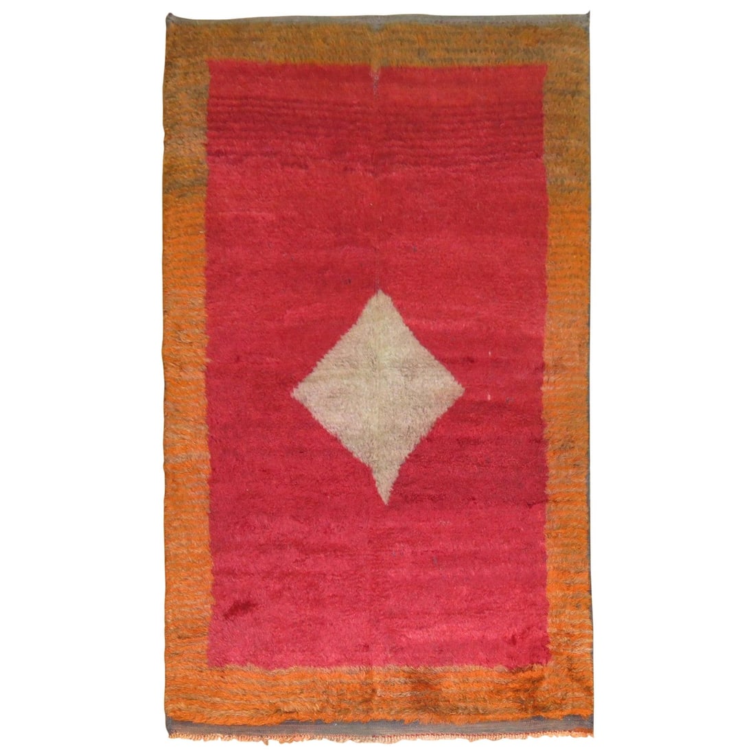 Bohemian Cherry Red Vintage Turkish Tulu Medallion Carpet 39 x 65: Bohemian Cherry Red Vintage Turkish Tulu Medallion Carpet 39 x 65 Add a touch of bohemian charm to your home with this stunning Cherry Red Vintage Turkish Tulu Medallion Carpet. This exquisite piece f
