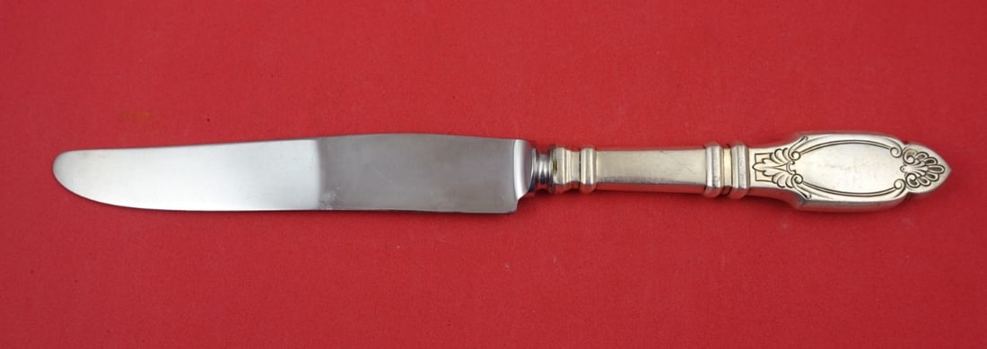 Robert Bruce Engraved Sterling Silver Dinner Knife 9 7/8 Inch: Robert Bruce Engraved Sterling Silver Dinner Knife 9 7/8 Inch This exquisite Robert Bruce Engraved Dinner Knife features a stunning sterling silver hollow handle paired with a durable stainless steel 