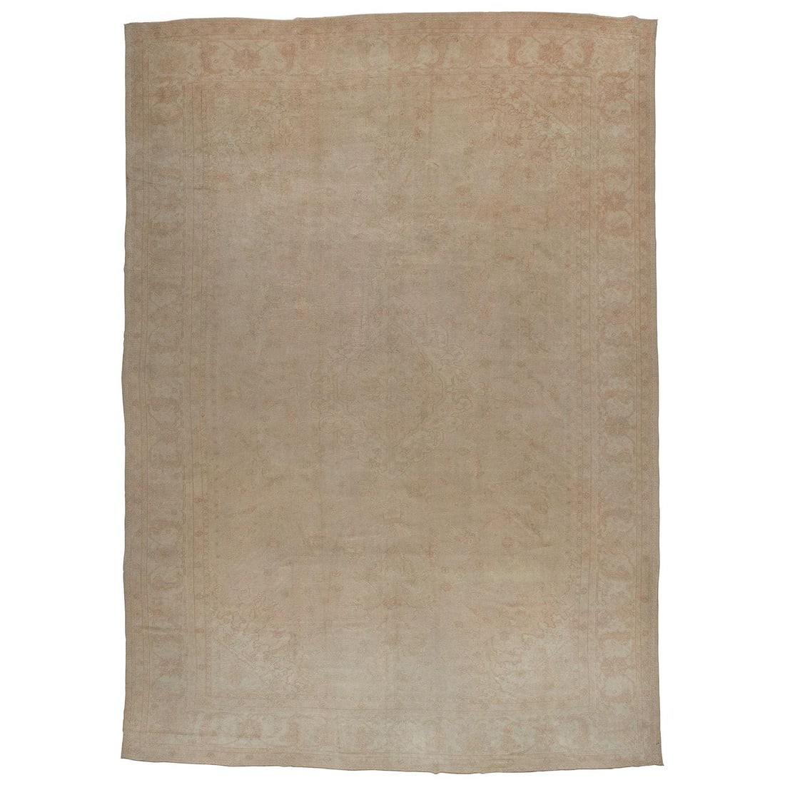 Pale Oversize Turkish Oushak Carpet Hand-Woven Wool 13'1" x 18'9": Pale Oversize Turkish Oushak Carpet Hand-Woven Wool 13'1" x 18'9" This exquisite oversize Turkish Oushak carpet showcases a stunning combination of blonde and light pink hues, making it a perfect addi