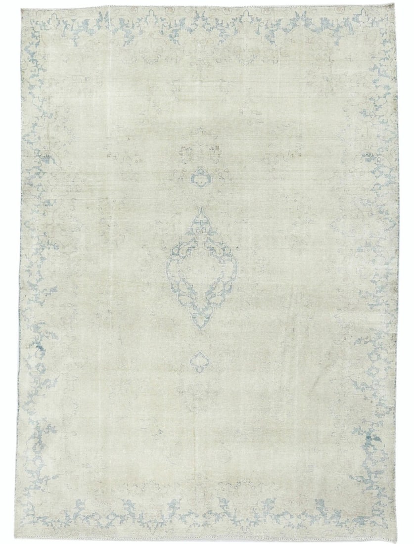 Hand Knotted Wool Floral Vintage Area Rug 7'7 x 10'6: Hand Knotted Wool Floral Vintage Area Rug 7'7 x 10'6 This exquisite antique distressed floral vintage Oriental rug brings a touch of elegance to any room. Measuring 7'7" x 10'6", this hand-knotted rug