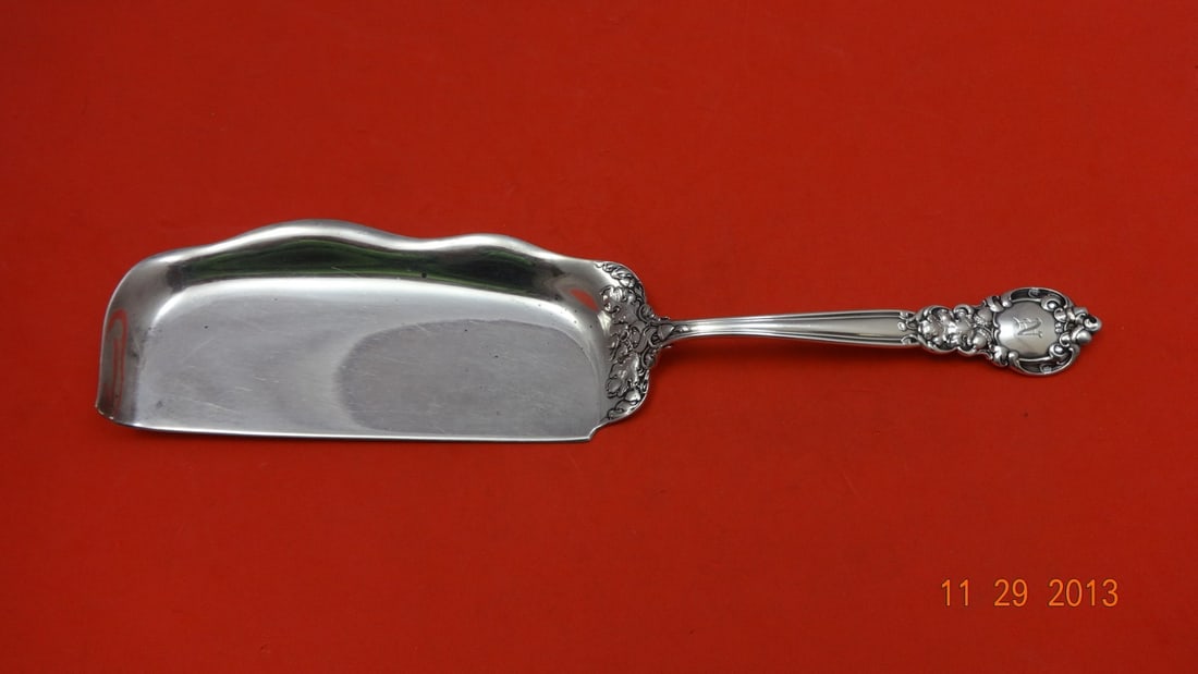 Gorham Royal Oak Sterling Silver Crumber 12 Inch Monogrammed: Gorham Royal Oak Sterling Silver Crumber 12 Inch Monogrammed Enhance your dining experience with this elegant Royal Oak Crumber by Gorham, crafted from high-quality sterling silver. This 12" crumber
