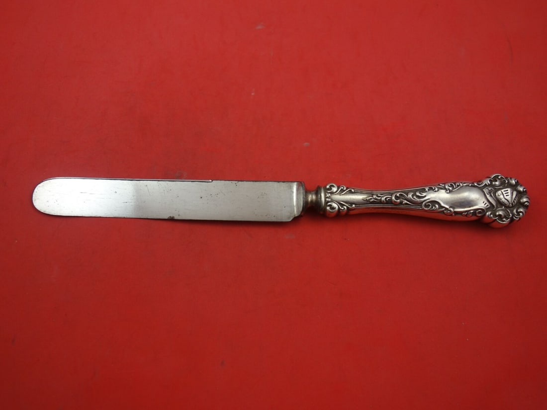 Alvin Edward VII Sterling Silver Dinner Knife Heirloom 9 3/4": Alvin Edward VII Sterling Silver Dinner Knife Heirloom 9 3/4" This exquisite Edward VII dinner knife by Alvin is a stunning addition to any table setting. Crafted from high-quality sterling silver, th
