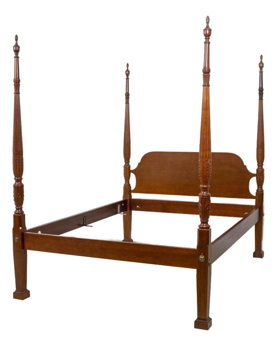 Vintage Queen Mahogany 4 Post Rice Carved Poster Bed: Vintage Queen Mahogany 4 Post Rice Carved Poster Bed This exquisite vintage queen size poster bed showcases the timeless elegance of Chippendale design, dating back approximately 50 years. Crafted fro