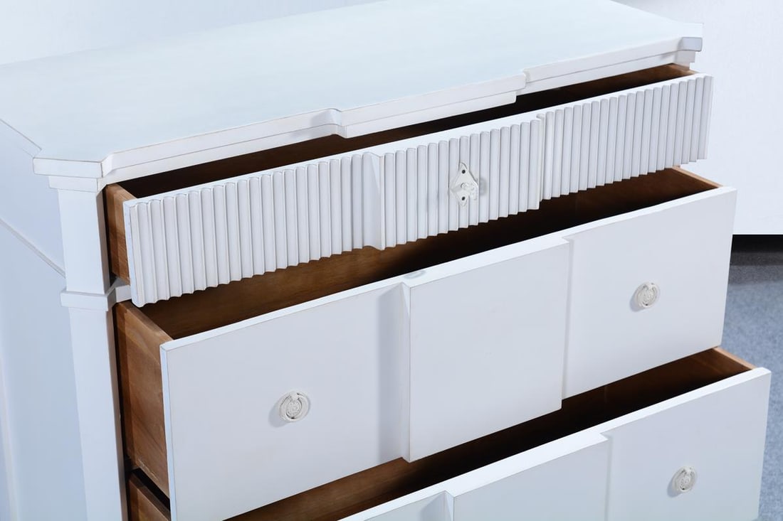 St. Denis Venetian White Antique Style Console Chest: St. Denis Venetian White Antique Style Console Chest Introducing the St. Denis Venetian White Console Chest, a beautifully crafted piece that embodies antique or vintage style. This console chest feat