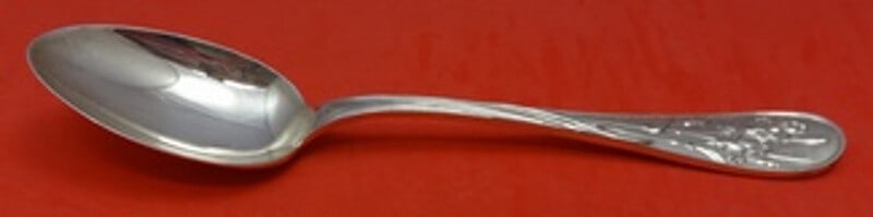 Lunt Quintessence Sterling Silver Soup Spoon Multi-Motif 6 3/4": Lunt Quintessence Sterling Silver Soup Spoon Multi-Motif 6 3/4" Enhance your dining experience with this exquisite Quintessence by Lunt sterling silver place soup spoon. Measuring 6 3/4 inches, this s