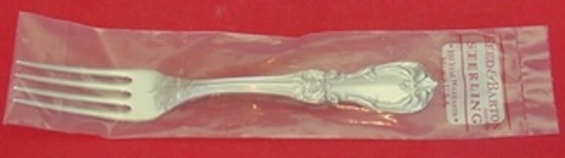 Reed Barton Burgundy Sterling Silver Dinner Fork 7 1 4 Factory Sealed: Reed Barton Burgundy Sterling Silver Dinner Fork 7 1 4 Factory Sealed This Reed & Barton regular fork in the Burgundy pattern is crafted from sterling silver and measures 7 1/4 inches in length. Made 