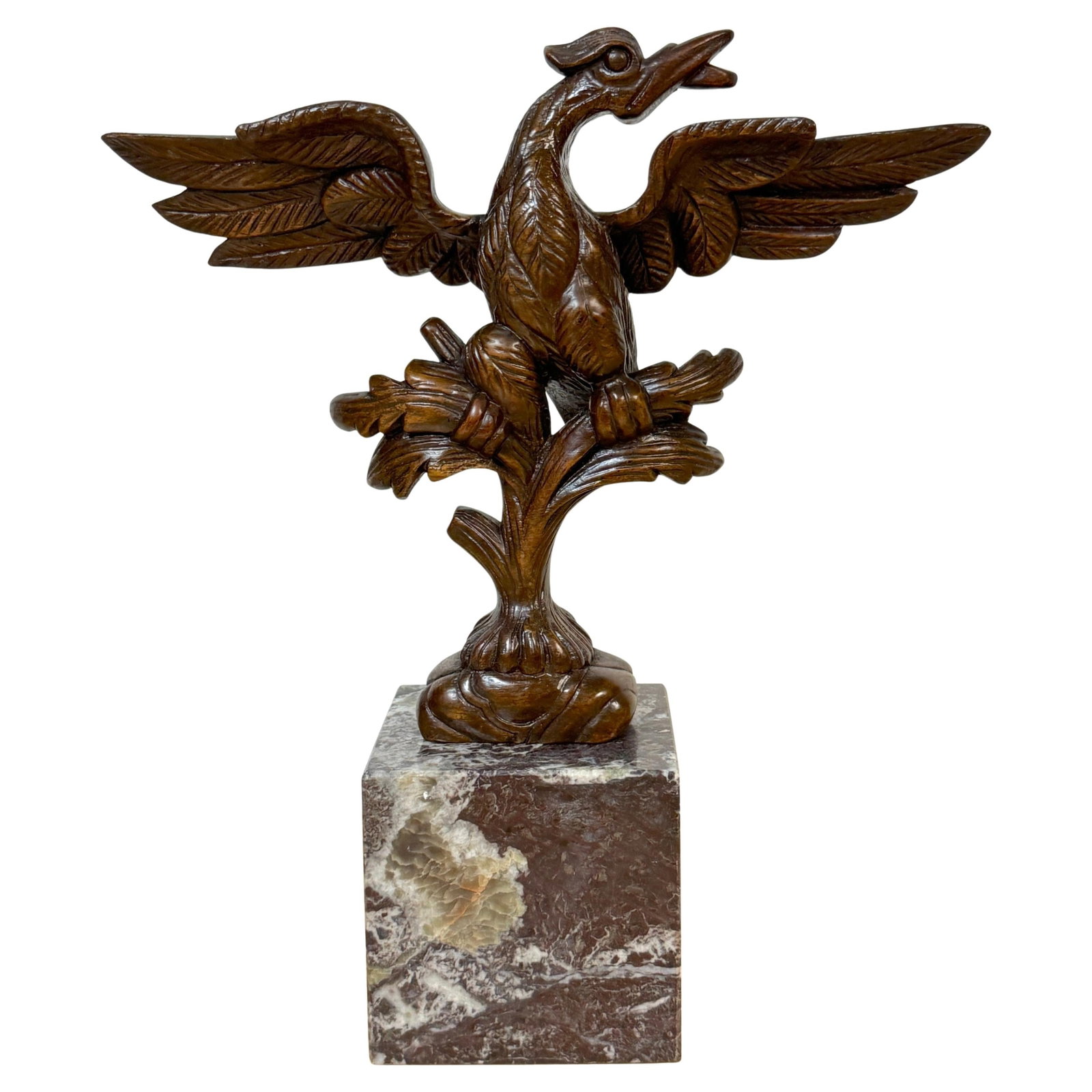 Georgian Mahogany Eagle Ornament by Thomas Chippendale Set of 2: Georgian Mahogany Eagle Ornament by Thomas Chippendale Set of 2 This exquisite Georgian Carved Mahogany Eagle Ornament, attributed to Thomas Chippendale, showcases a beautifully detailed eagle with wi