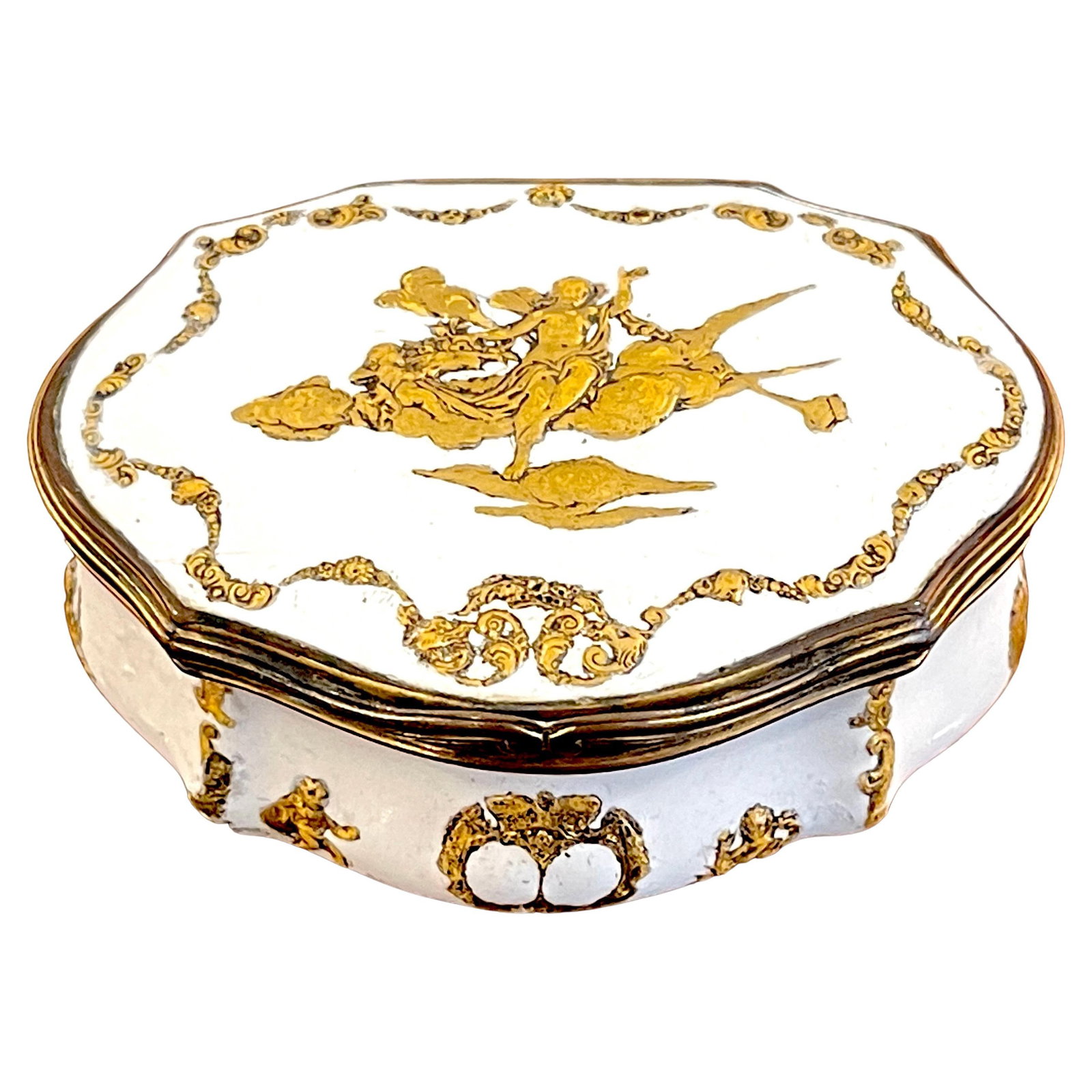 18th Century Rococo Gilt Enamel Snuff Box Fromery Workshop: 18th Century Rococo Gilt Enamel Snuff Box Fromery Workshop Discover a stunning 18th-century allegorical gilt enamel snuff box, attributed to the esteemed Fromery Workshop. This exquisite piece feature