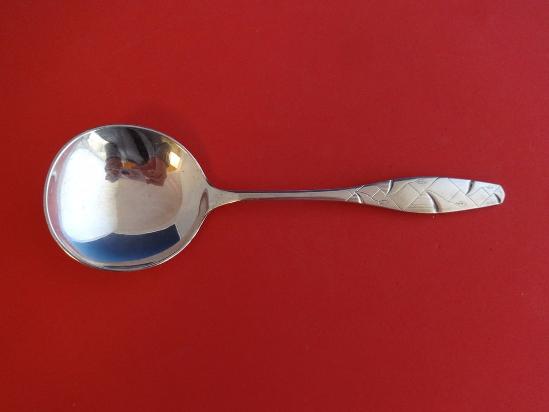 A. Dragsted Diamant Sterling Silver 8 Inch Berry Spoon: A. Dragsted Diamant Sterling Silver 8 Inch Berry Spoon This exquisite serving spoon, measuring 8 inches, is crafted from high-quality sterling silver and features the elegant Diamant, also known as Di