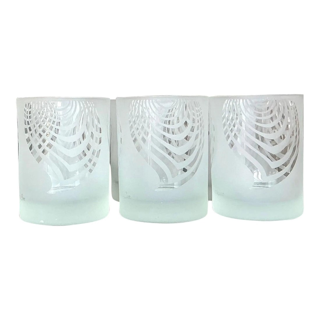Vintage Boho Set of 6 Radiant Geometric Tumblers in Frosted Glass: Vintage Boho Set of 6 Radiant Geometric Tumblers in Frosted Glass Enhance your glassware collection with this stunning set of six vintage Boho tumblers, each showcasing a radiant geometric design.