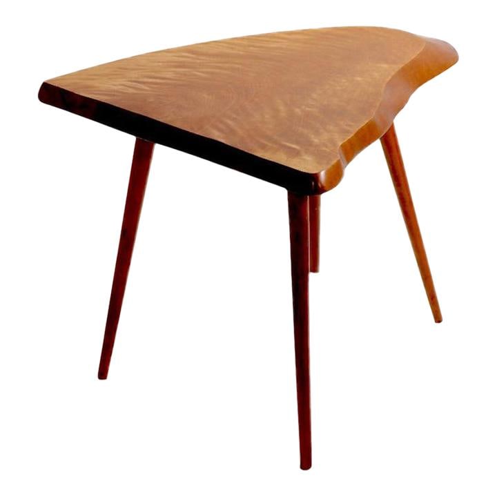 Roy Sheldon Free Edge Side Table Mid Century Modern 1970s: Roy Sheldon Free Edge Side Table Mid Century Modern 1970s This chic architectural side table features a striking free edge design, crafted by renowned Mid Century woodworker Roy Sheldon. Its unique tr