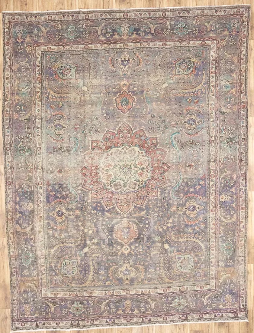 Hand Knotted Wool Floral Area Rug 9'10 x 12'9 Semi Antique: Hand Knotted Wool Floral Area Rug 9'10 x 12'9 Semi Antique This semi-antique handmade Oriental rug features a traditional floral pattern in muted tones of taupe, cream, rusty red, brown, and green. Ex