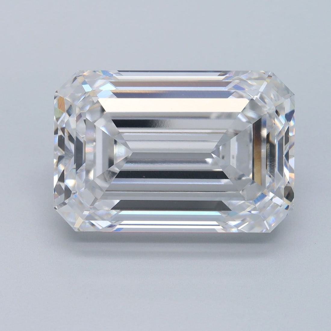 Loose Diamond - EMERALD 11.31ct E VS1: Loose Diamond - EMERALD 11.31ct E VS1 Source: This is a real non-mined Diamond that has been grown in a lab Shape: EMERALD Carats: 11.31 Color: E Clarity: VS1 Certification: IGI Video: Video Link