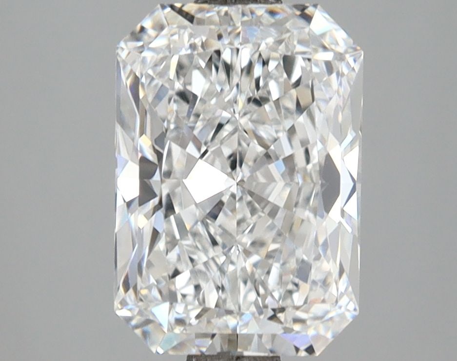 Loose Diamond - RADIANT 2.58ct D VVS2: Loose Diamond - RADIANT 2.58ct D VVS2 Source: This is a real non-mined Diamond that has been grown in a lab Shape: RADIANT Carats: 2.58 Color: D Clarity: VVS2 Certification: IGI Video: