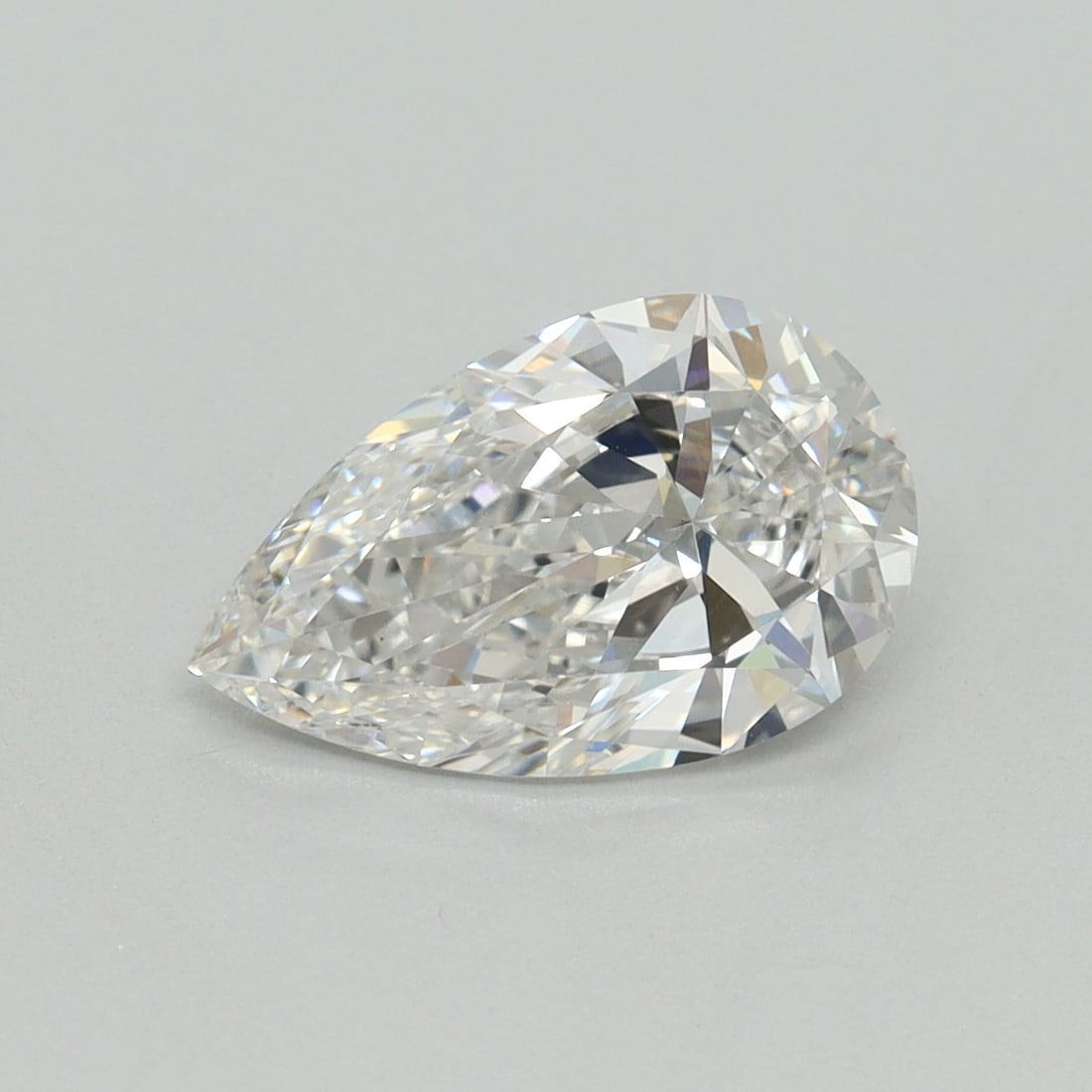 Loose Diamond - PEAR 2.0ct E VS1: Loose Diamond - PEAR 2.0ct E VS1 Source: This is a real non-mined Diamond that has been grown in a lab Shape: PEAR Carats: 2.0 Color: E Clarity: VS1 Certification: GSI Video: