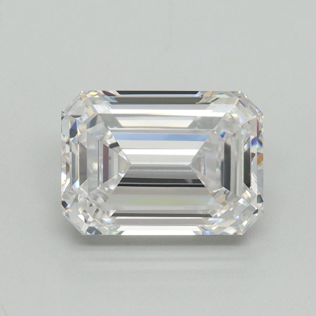 Loose Diamond - EMERALD 3.25ct D VS1: Loose Diamond - EMERALD 3.25ct D VS1 Source: This is a real non-mined Diamond that has been grown in a lab Shape: EMERALD Carats: 3.25 Color: D Clarity: VS1 Certification: IGI Video: