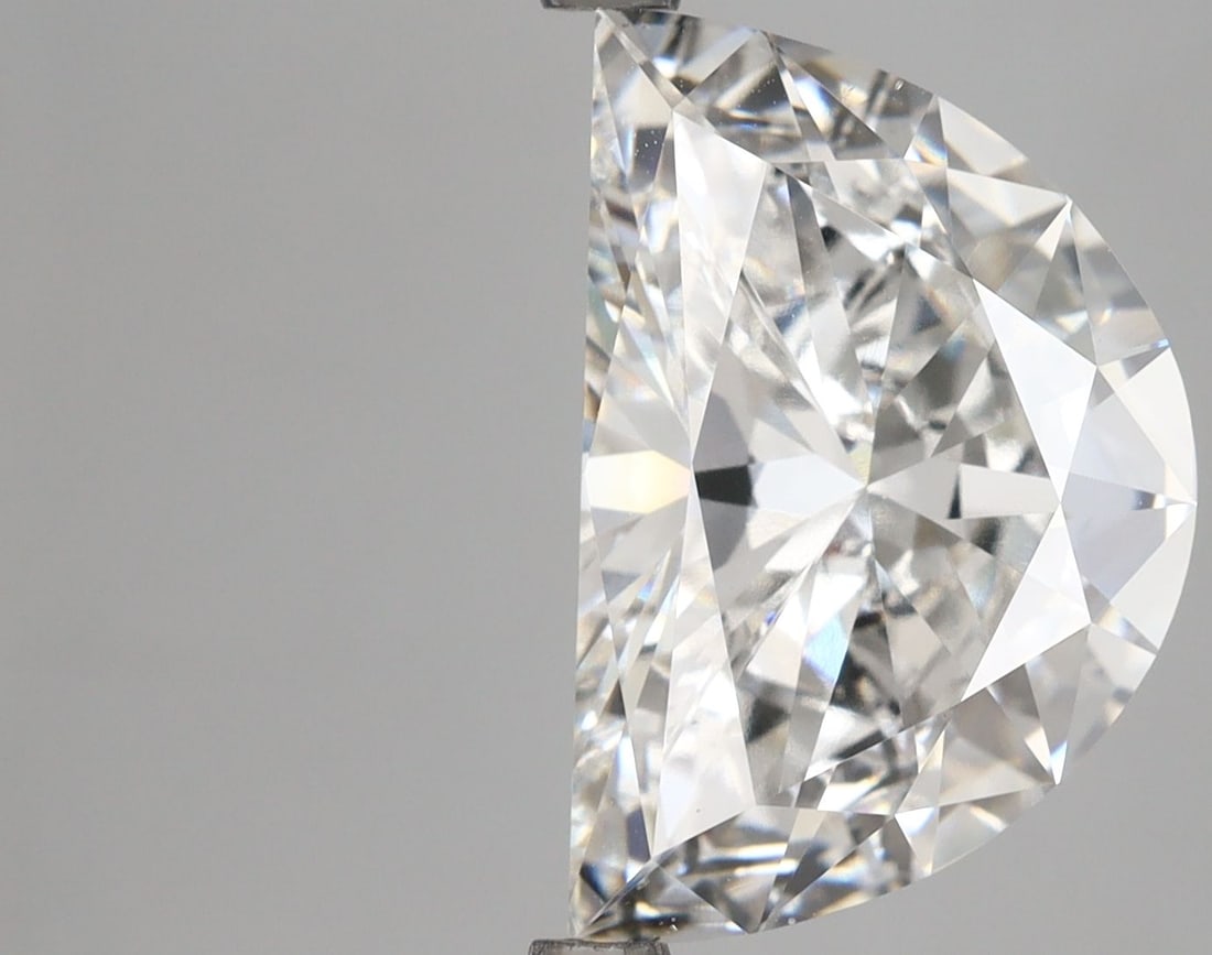 Loose Diamond - HALF MOON 5.08ct E VVS2: Loose Diamond - HALF MOON 5.08ct E VVS2 Source: This is a real non-mined Diamond that has been grown in a lab Shape: HALF MOON Carats: 5.08 Color: E Clarity: VVS2 Certification: IGI Video:
