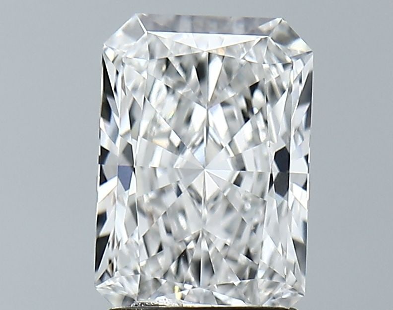 Loose Diamond - RADIANT 2.09ct E VS1: Loose Diamond - RADIANT 2.09ct E VS1 Source: This is a real non-mined Diamond that has been grown in a lab Shape: RADIANT Carats: 2.09 Color: E Clarity: VS1 Certification: GIA Video: