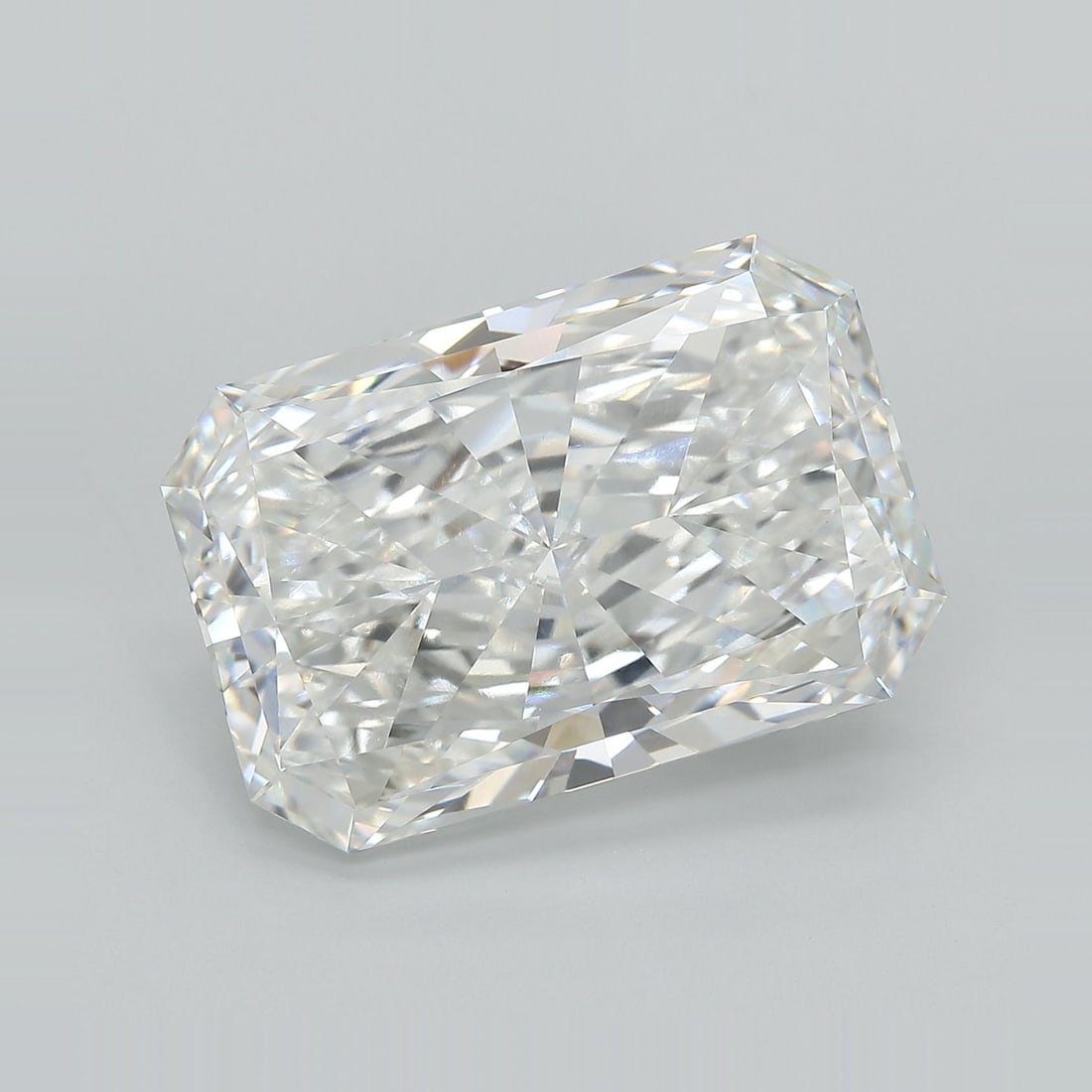 Loose Diamond - RADIANT 13.99ct F VVS2: Loose Diamond - RADIANT 13.99ct F VVS2 Source: This is a real non-mined Diamond that has been grown in a lab Shape: RADIANT Carats: 13.99 Color: F Clarity: VVS2 Certification: IGI Video: