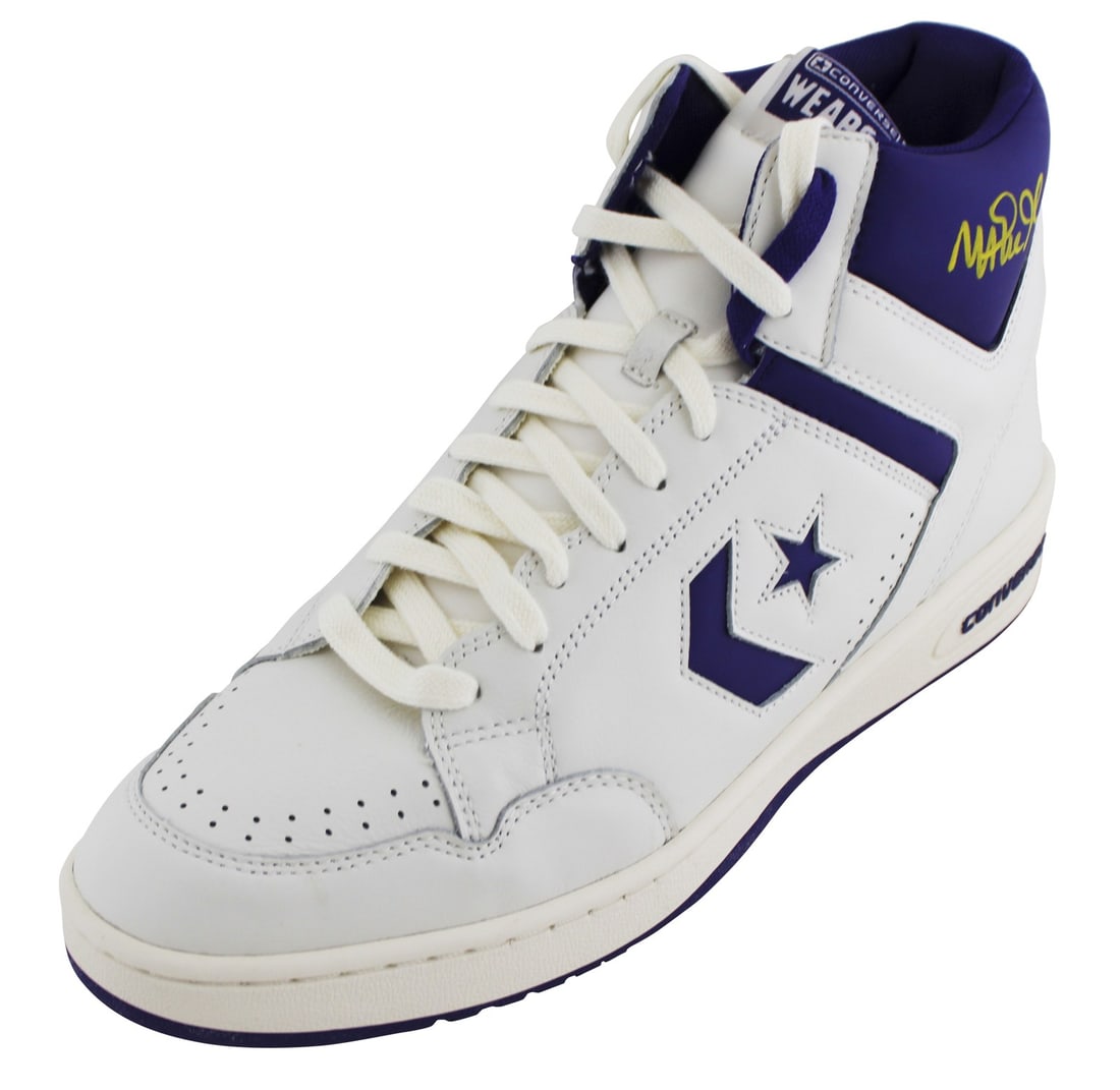 Magic Johnson Signed Converse Weapon Shoe with Display Case BAS Authenticated - 4