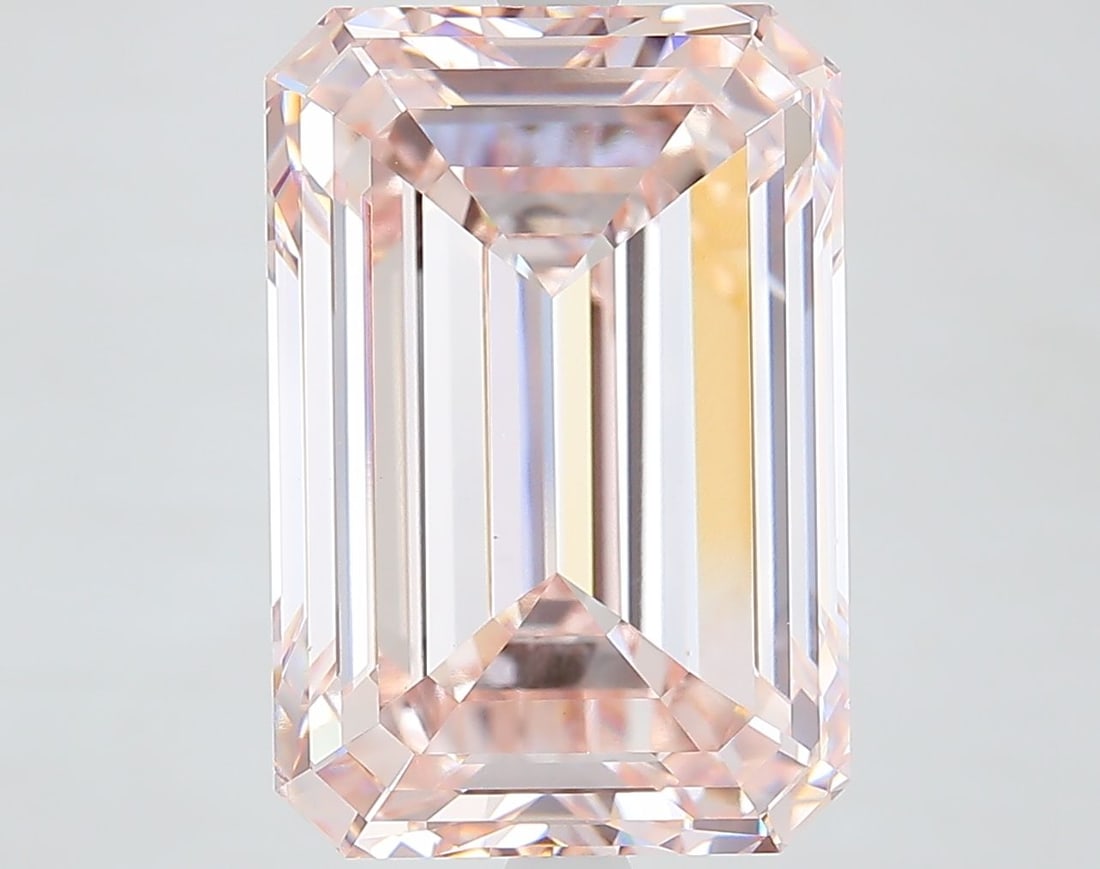 Loose Diamond - EMERALD 9.81ct Light Pink VS1: Loose Diamond - EMERALD 9.81ct Light Pink VS1 Source: This is a real non-mined Diamond that has been grown in a lab Shape: EMERALD Carats: 9.81 Color: Light Pink Certification: IGI Video: Video Link