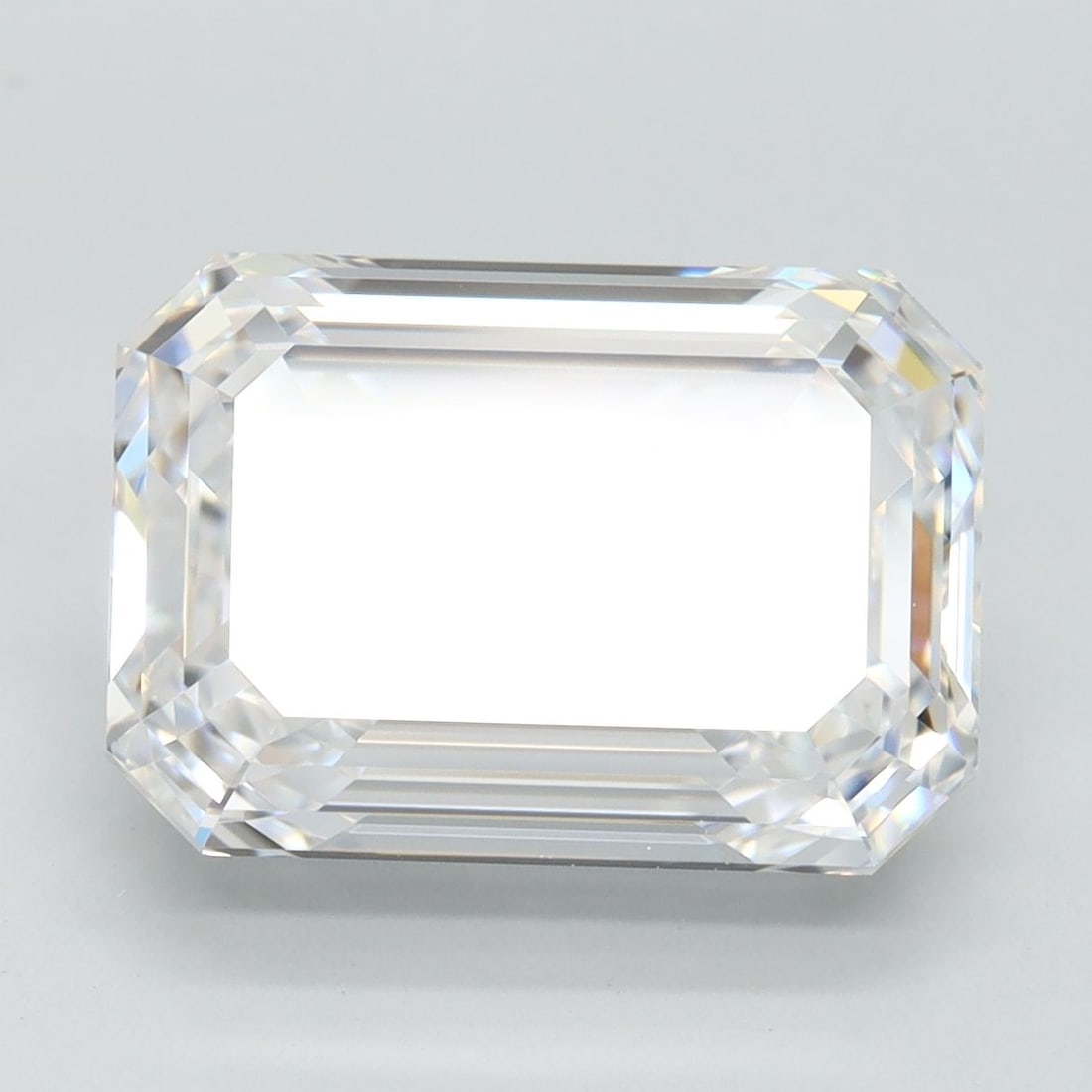 Loose Diamond - EMERALD 5.02ct D IF: Loose Diamond - EMERALD 5.02ct D IF Source: This is a real non-mined Diamond that has been grown in a lab Shape: EMERALD Carats: 5.02 Color: D Clarity: IF Certification: IGI Video: